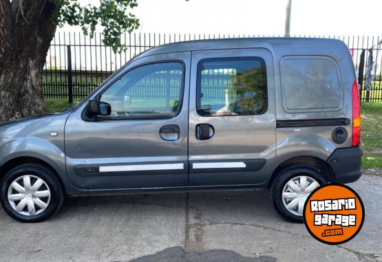 Utilitarios - Renault Kangoo confort 2015 Nafta 155000Km - En Venta