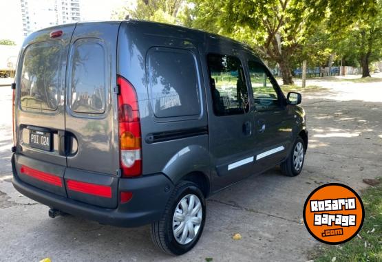 Utilitarios - Renault Kangoo confort 2015 Nafta 155000Km - En Venta
