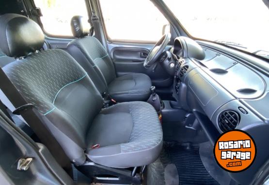 Utilitarios - Renault Kangoo confort 2015 Nafta 155000Km - En Venta