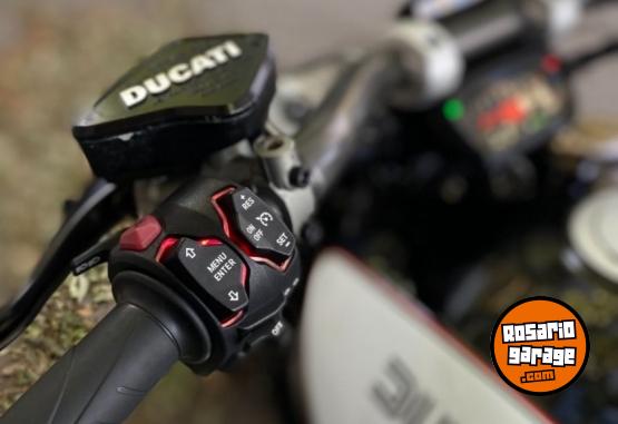 Motos - Ducati XDIAVEL 2017 Nafta 12000Km - En Venta