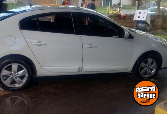 Autos - Renault Fluence confort plus 2014 Nafta 143500Km - En Venta
