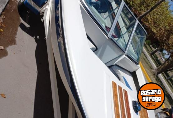 Embarcaciones - Lancha, casco 2010 / motor mercury 40 - En Venta