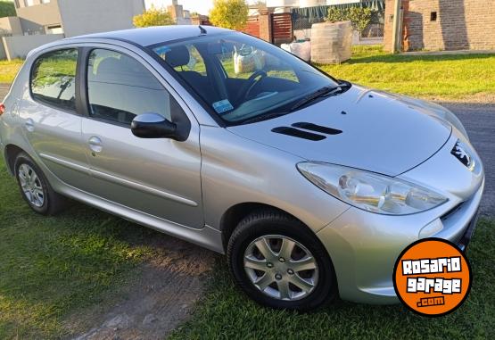 Autos - Peugeot 207 2014 Nafta 120000Km - En Venta