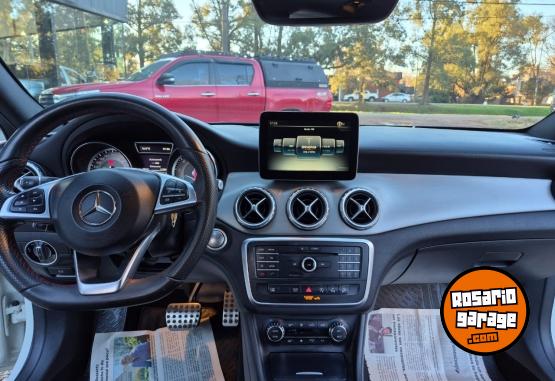 Camionetas - Mercedes Benz GLA 250 AMG 2017 Nafta 100000Km - En Venta