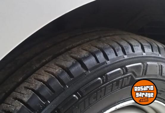 Utilitarios - Peugeot Expret 2019 Diesel 130000Km - En Venta