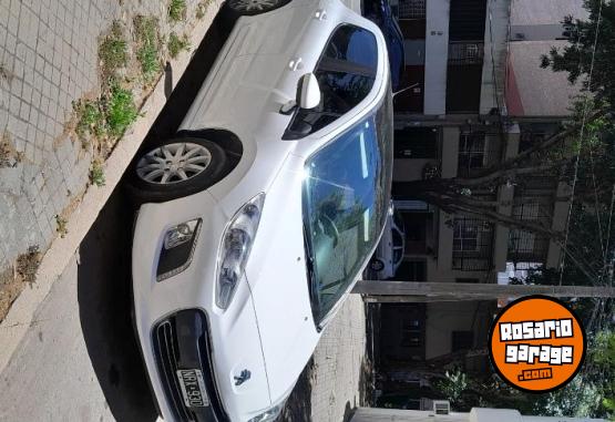 Autos - Peugeot 308 2014 Nafta 110000Km - En Venta