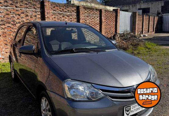 Autos - Toyota Etios XLS 2016 Nafta 108000Km - En Venta