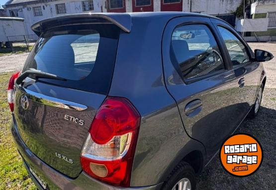 Autos - Toyota Etios XLS 2016 Nafta 108000Km - En Venta