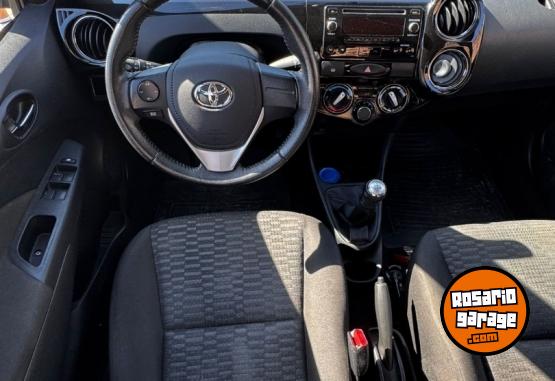 Autos - Toyota Etios XLS 2016 Nafta 108000Km - En Venta