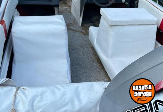 Embarcaciones - Un clásico original lancha Virgin Marine - En Venta