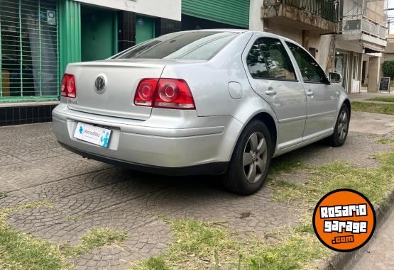 Autos - Volkswagen Bora 2.0 trendline 2009 GNC 180000Km - En Venta