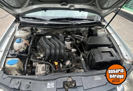 Autos - Volkswagen Bora 2.0 trendline 2009 GNC 180000Km - En Venta