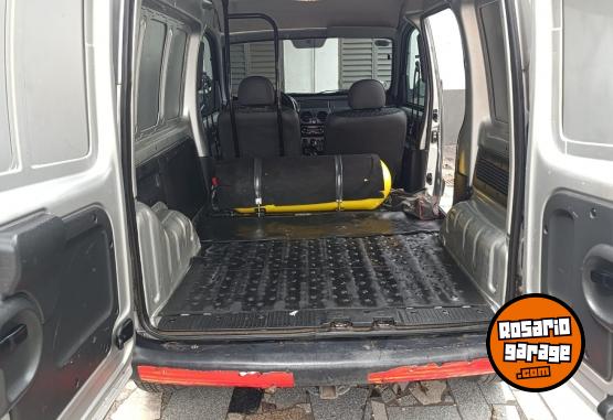 Utilitarios - Renault Kangoo 2014 GNC 196500Km - En Venta