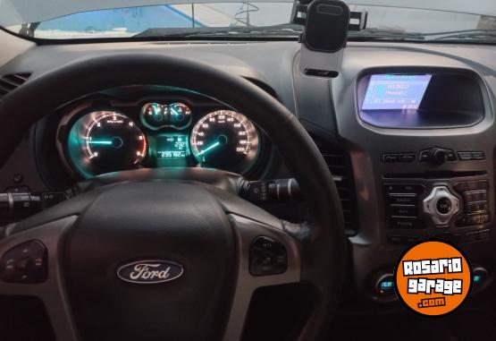 Camionetas - Ford RANGER 4X4 LIMITED 2014 Diesel 236000Km - En Venta