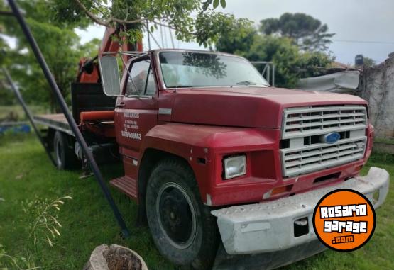 Camiones y Gr�as - Ford 6000 con hidro gr�a Ferioli - En Venta