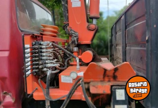 Camiones y Gr�as - Ford 6000 con hidro gr�a Ferioli - En Venta