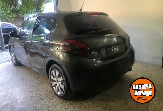 Autos - Peugeot 208 2018 GNC 92000Km - En Venta