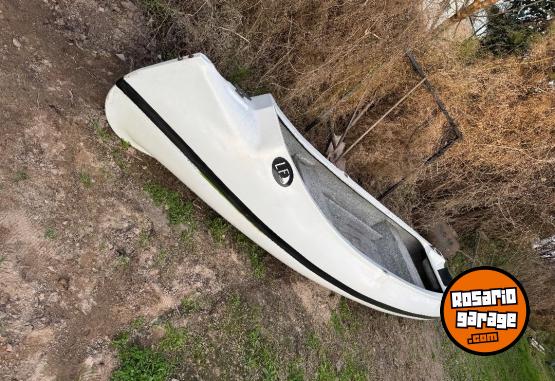 Embarcaciones - Canobote con motor 2,5hp y remos - En Venta