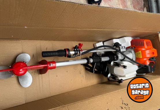 Embarcaciones - Canobote con motor 2,5hp y remos - En Venta