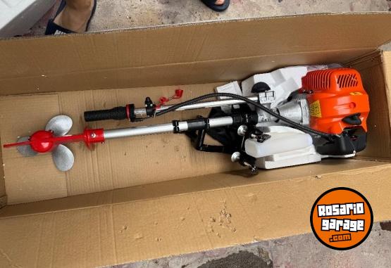 Embarcaciones - Canobote con motor 2,5hp y remos - En Venta