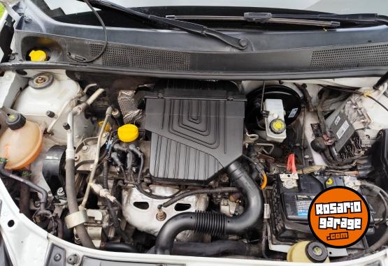 Autos - Renault Logan 2015 Nafta 98000Km - En Venta