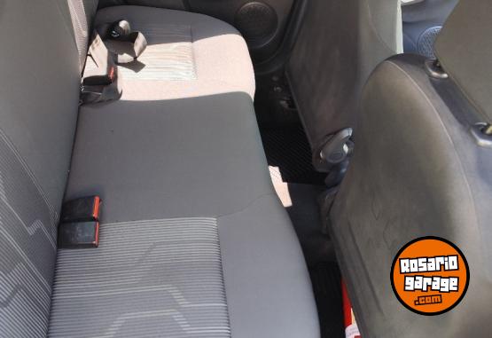 Autos - Renault Logan 2015 Nafta 98000Km - En Venta