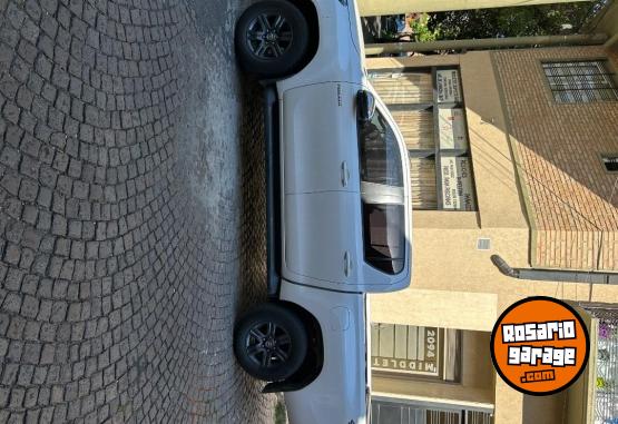 Camionetas - Toyota HILUX 2.8. SRV. 4x4 2024 Diesel 13000Km - En Venta