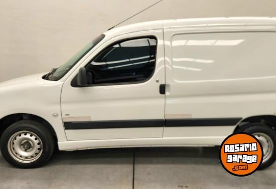 Utilitarios - Peugeot Partner furgon Hdi 2016 Diesel 120000Km - En Venta