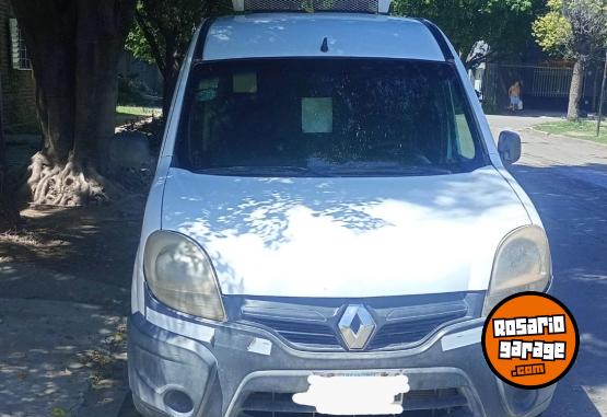Utilitarios - Renault Kangoo 2015 Nafta 246000Km - En Venta