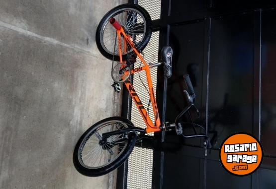 Deportes - Vendo bici rodado 20 - En Venta