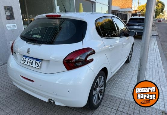 Autos - Peugeot 208 FELINE MT 2019 Nafta 54600Km - En Venta