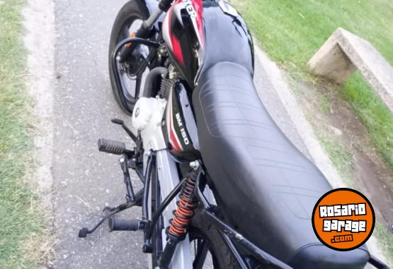 Motos - Bajaj boxer 150 2023 Nafta 7700Km - En Venta