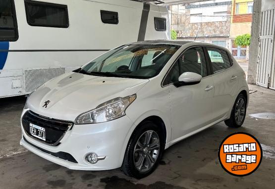 Autos - Peugeot 208 2014 Nafta 139000Km - En Venta