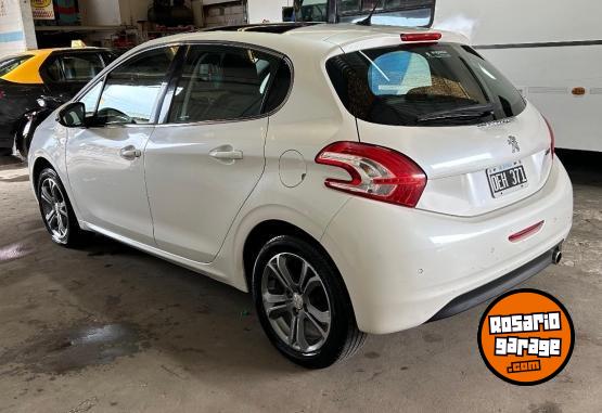 Autos - Peugeot 208 2014 Nafta 139000Km - En Venta