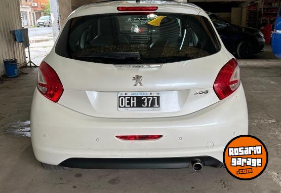 Autos - Peugeot 208 2014 Nafta 139000Km - En Venta