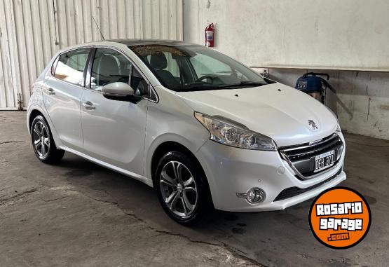 Autos - Peugeot 208 2014 Nafta 139000Km - En Venta