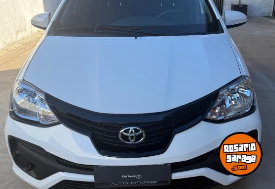 Autos - Toyota Etios 2022 Nafta 30000Km - En Venta