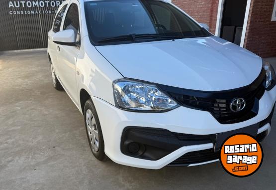 Autos - Toyota Etios 2022 Nafta 30000Km - En Venta
