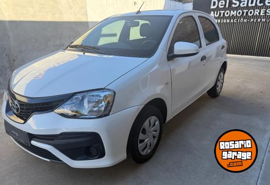 Autos - Toyota Etios 2022 Nafta 30000Km - En Venta