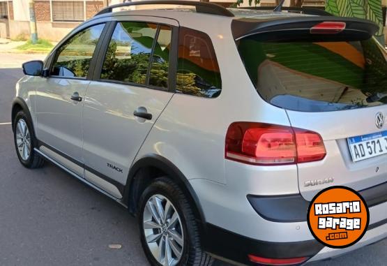 Autos - Volkswagen SURAN TRACK 1.6 NAFTA. 2019 Nafta 85000Km - En Venta