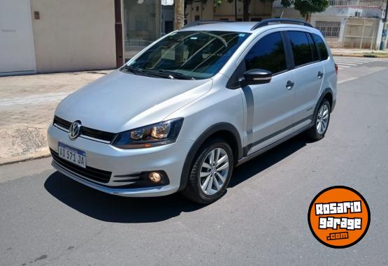 Autos - Volkswagen SURAN TRACK 1.6 NAFTA. 2019 Nafta 85000Km - En Venta