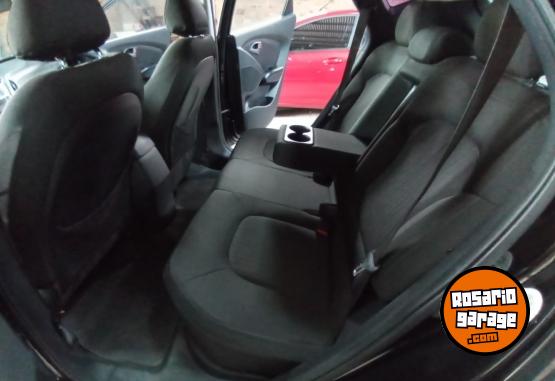 Autos - Hyundai Tucson 2.0 2015 Nafta 140000Km - En Venta