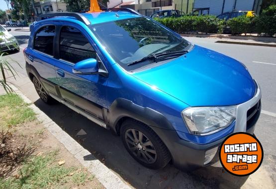 Autos - Toyota Etio 2014 Nafta 120000Km - En Venta