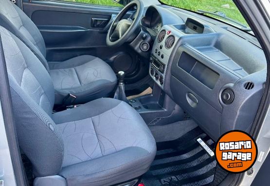 Utilitarios - Peugeot Partner 2011 GNC 150000Km - En Venta