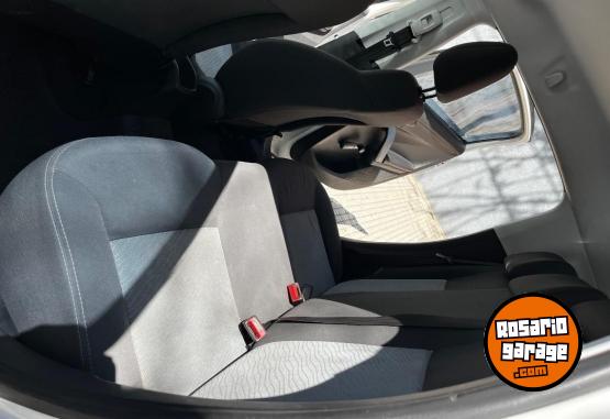 Autos - Peugeot 208 Active 2015 Nafta 86000Km - En Venta