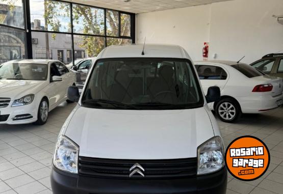 Utilitarios - Citroen Berlingo Furgon 2023 Nafta 24000Km - En Venta