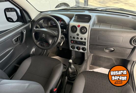 Utilitarios - Citroen Berlingo Furgon 2023 Nafta 24000Km - En Venta