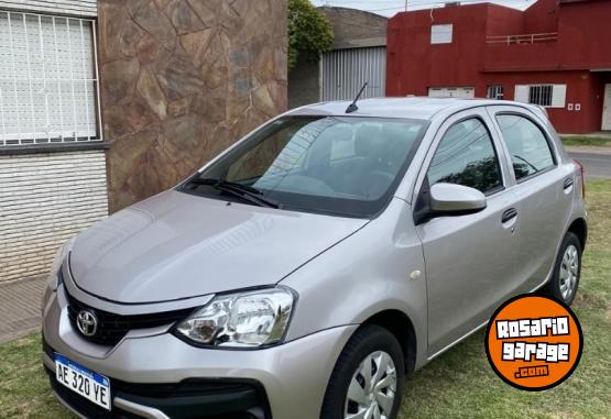 Autos - Toyota Etios X 2020 Nafta 80000Km - En Venta