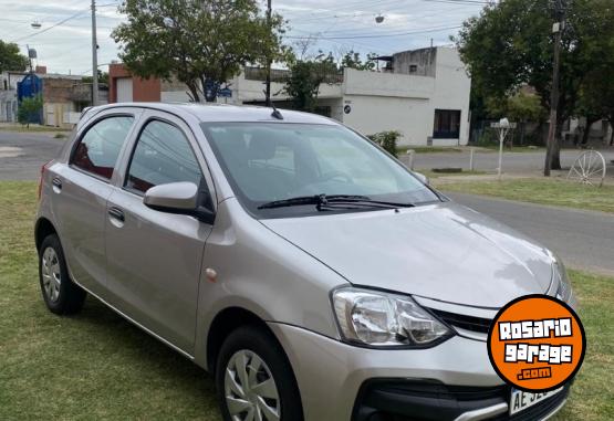 Autos - Toyota Etios X 2020 Nafta 80000Km - En Venta
