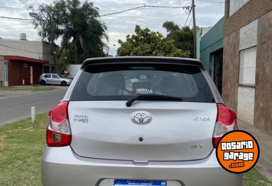 Autos - Toyota Etios X 2020 Nafta 80000Km - En Venta